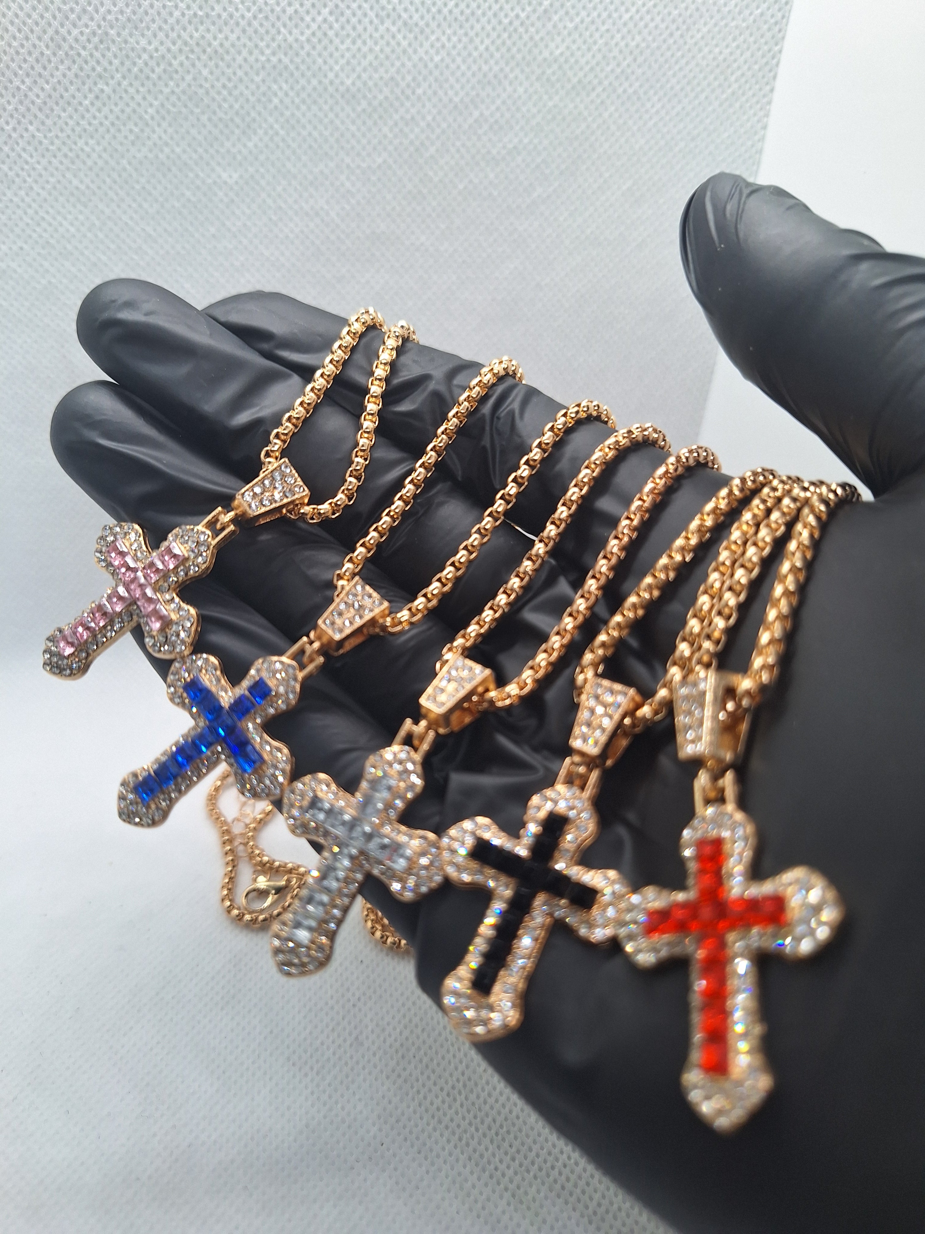 Gold pendant collection