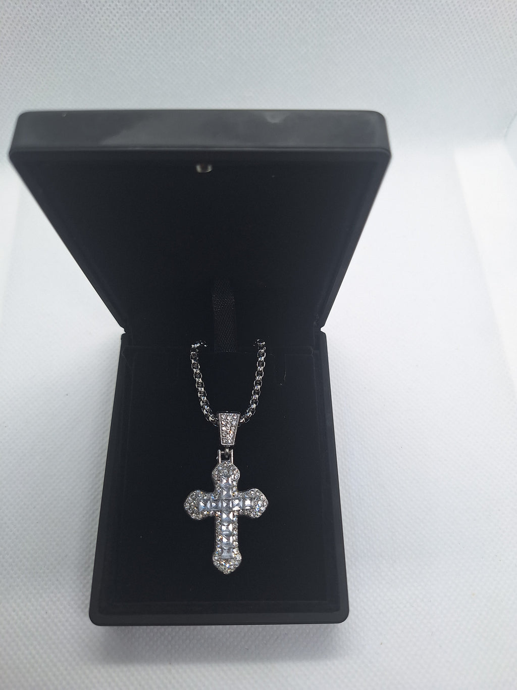 Silver pendant collection