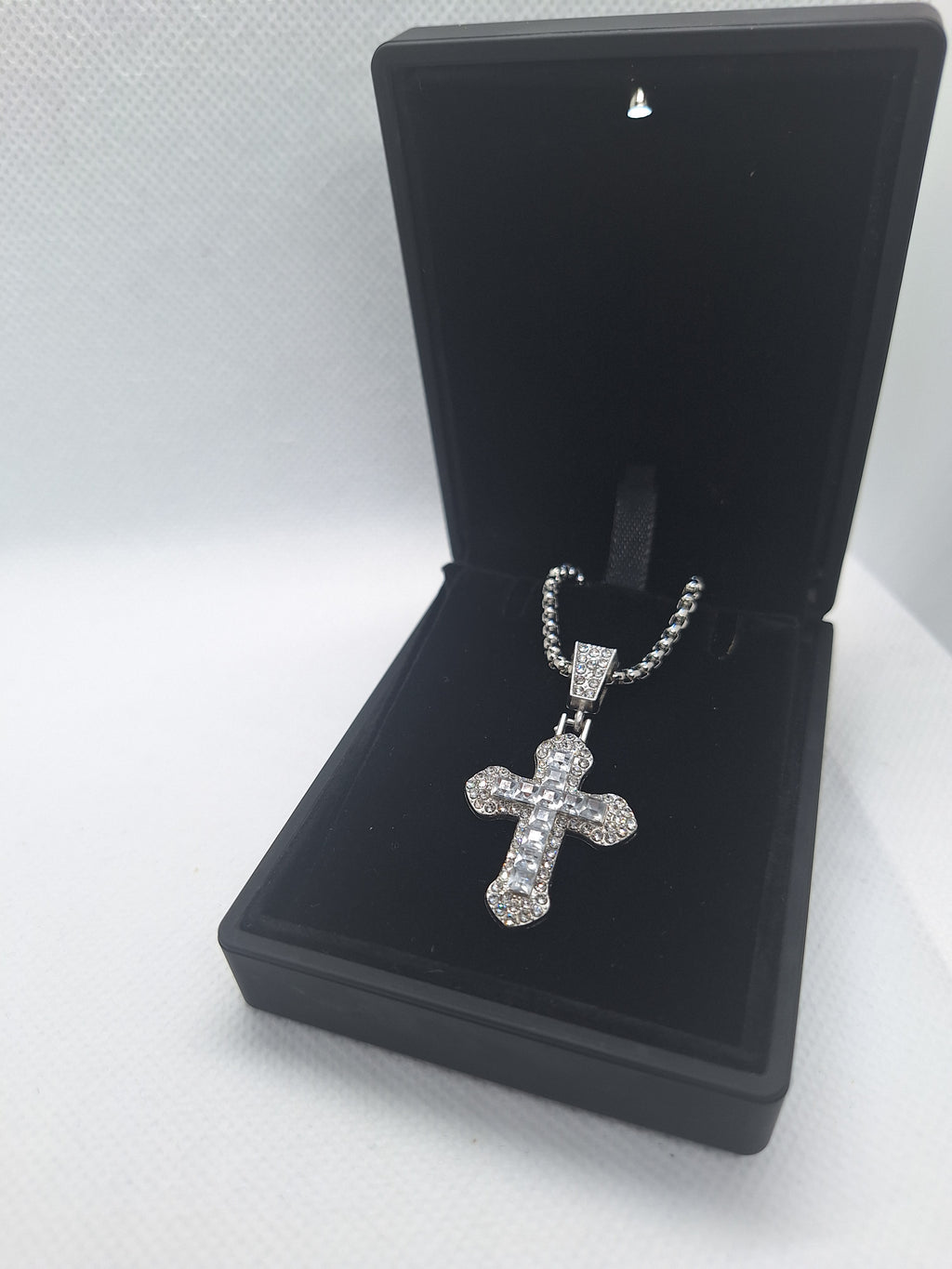Silver pendant collection