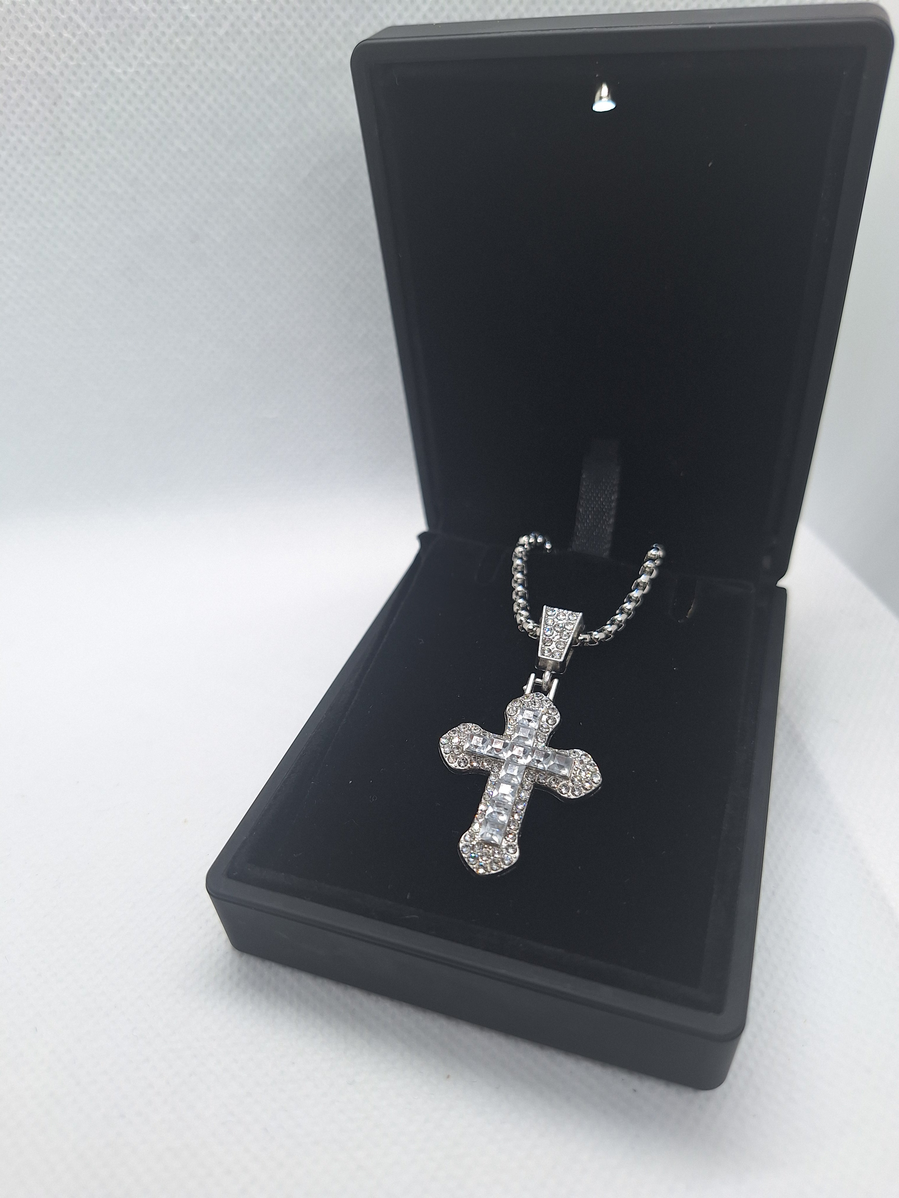 Silver pendant collection